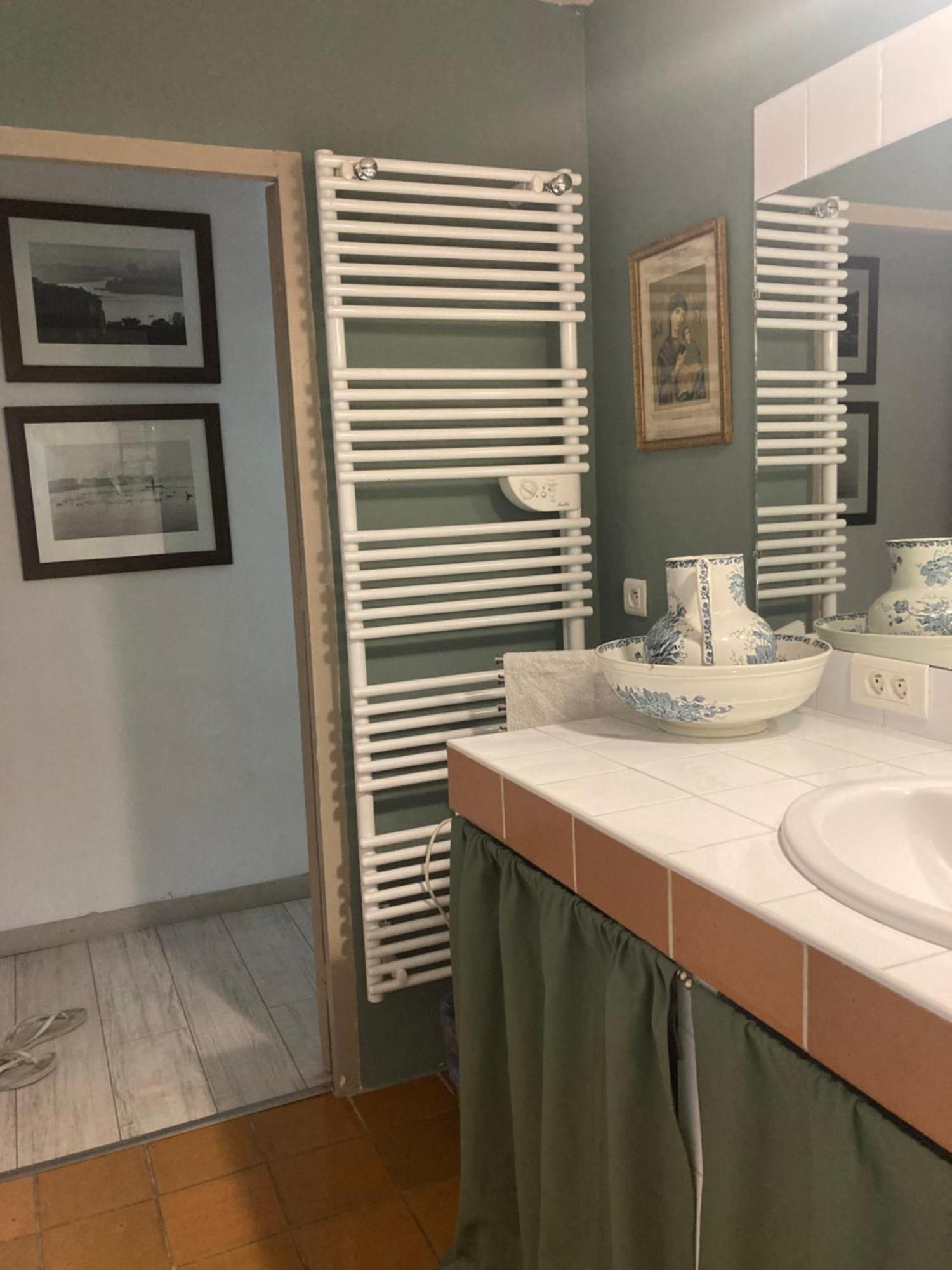 Appartement Complet Ou 2 Chambres De Charme En Centre-Ville Arles Eksteriør billede
