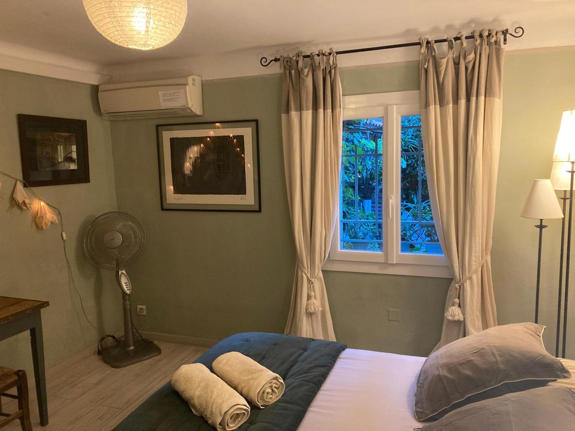 Appartement Complet Ou 2 Chambres De Charme En Centre-Ville Arles Eksteriør billede