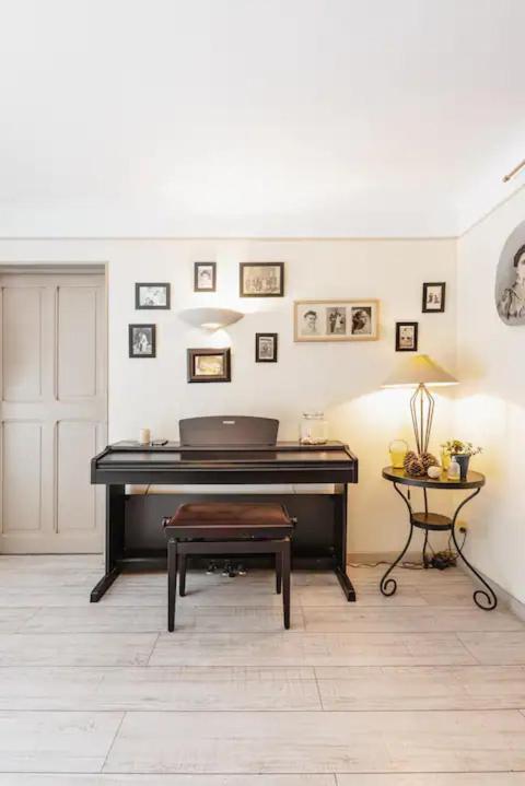 Appartement Complet Ou 2 Chambres De Charme En Centre-Ville Arles Eksteriør billede